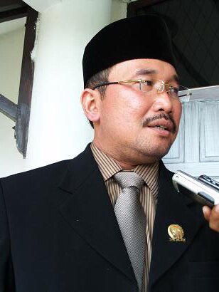 Sujiwo, SE - Ketua DPRD Kab. Kubu Raya